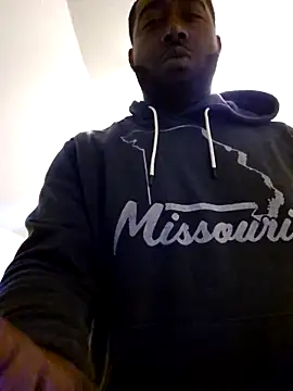 iLOVETRAY96 online show from April 7, 4:53 pm