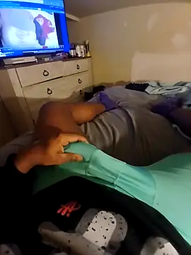 iLOVETRAY96 online show from February 9, 6:00 am