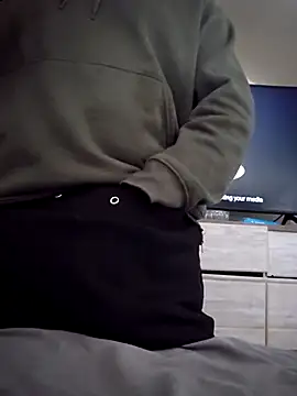 iLOVETRAY96 online show from February 2, 7:35 pm