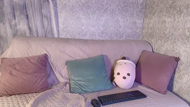 Nia  S online show from January 15, 12:08 pm