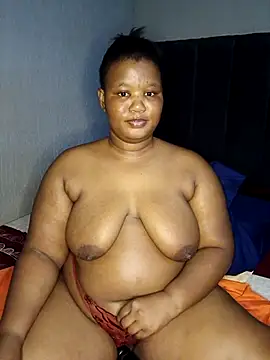 QUEENASS12 online show from December 3, 7:13 pm