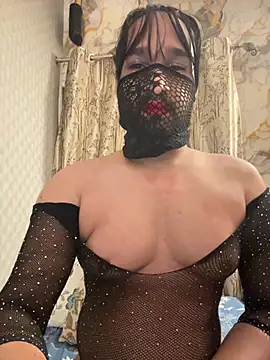sissyhoney10 online show from May 26, 7:01 pm