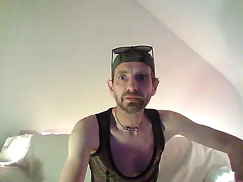 Snapshot of Kinky_Slim_Belgian chatting on December 3, 8:19 pm Kinky Slim Belgian online show from December 3, 8:19 pm