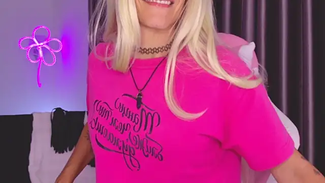 betty xoxoo online show from June 22, 2:03 pm