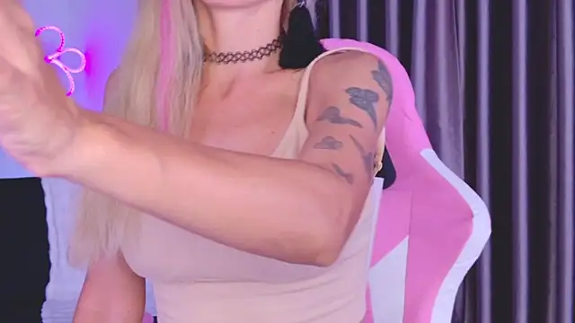 betty xoxoo online show from June 27, 12:55 pm