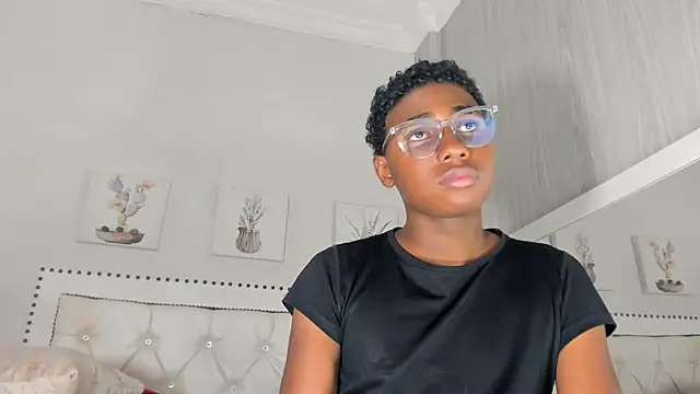 Snapshot of teylor_lovee chatting on February 28, 10:37 am teylor lovee online show from February 28, 10:37 am