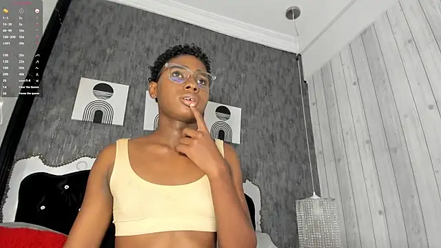 teylor lovee online show from April 5, 8:15 pm