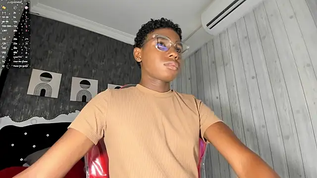 teylor lovee online show from March 23, 8:30 pm