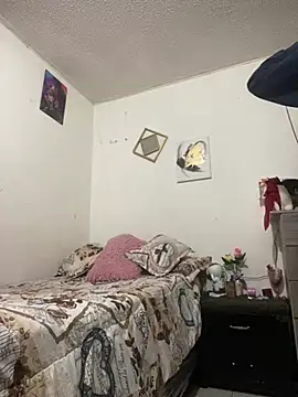 alessandrosavage online show from January 8, 11:00 pm