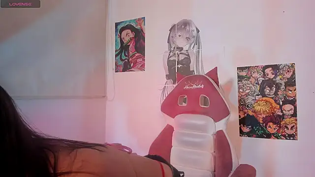 Snapshot of Annie_Anal chatting on December 17, 6:24 pm Annie Anal online show from December 17, 6:24 pm