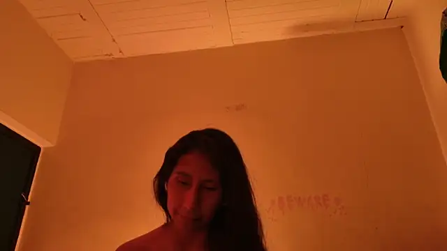 Snapshot of MoonLipsON- chatting on June 12, 12:19 am MoonLipsON- online show from June 12, 12:19 am