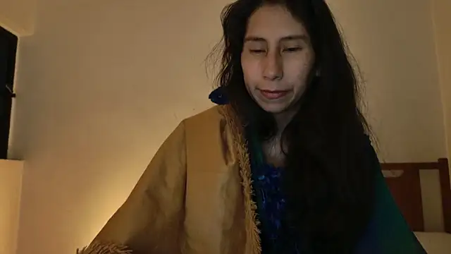 Snapshot of MoonLipsON- chatting on June 11, 2:53 am MoonLipsON- online show from June 11, 2:53 am