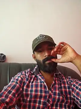 Snapshot of Bigkannan chatting on May 9, 9:56 am Bigkannan online show from May 9, 9:56 am