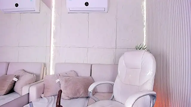 MarelynSummer online show from April 15, 11:38 am