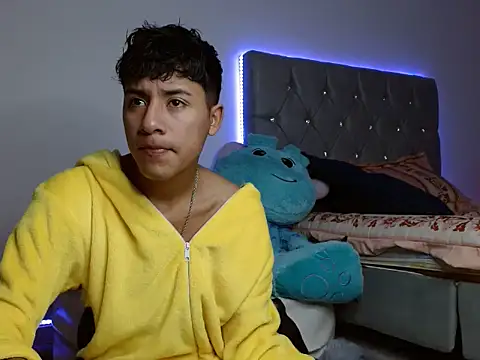 Snapshot of Sebas_Ross04 chatting on December 14, 10:59 pm Sebas Ross04 online show from December 14, 10:59 pm