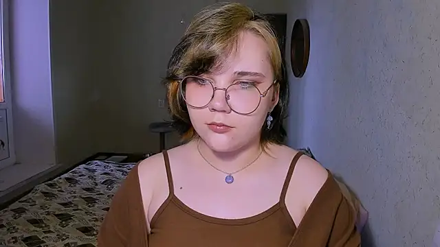 Lily-Violet online show from April 7, 12:18 pm