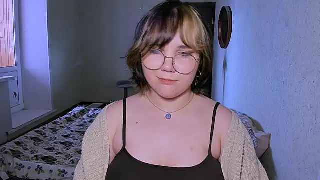 Lily-Violet online show from April 1, 1:41 pm