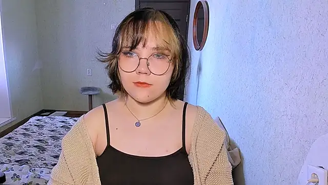 Lily-Violet online show from March 31, 9:11 am