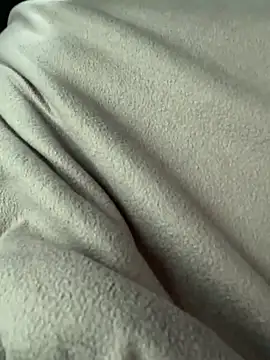 Snapshot of Davvidsm chatting on February 17, 2:58 pm Davvidsm online show from February 17, 2:58 pm