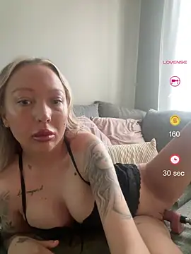 Sannababyy online show from April 26, 3:42 pm