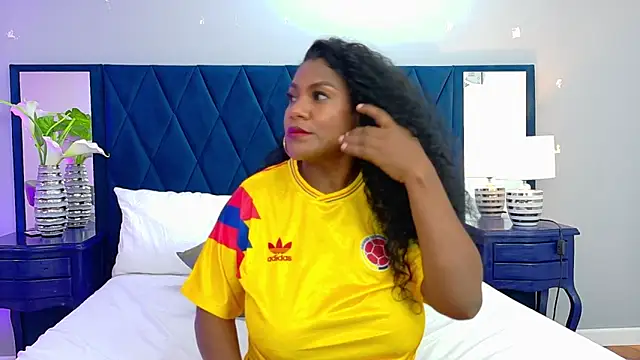Snapshot of AnnieLeigt chatting on June 17, 12:37 pm AnnieLeigt online show from June 17, 12:37 pm