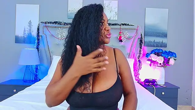 AnnieLeigt online show from December 22, 11:54 am