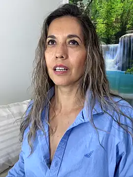 Snapshot of sandrafarrely chatting on February 2, 6:12 am sandrafarrely online show from February 2, 6:12 am