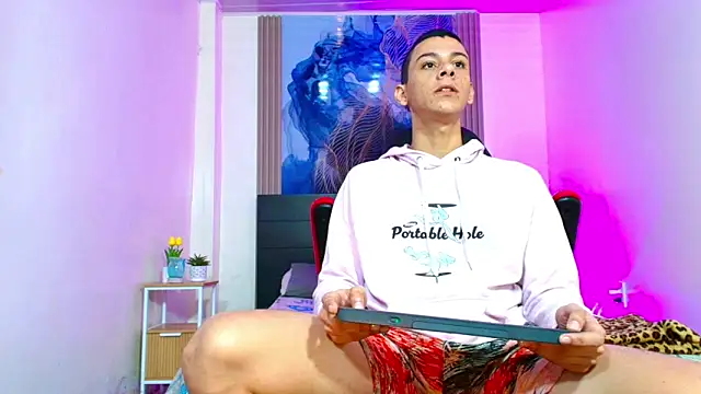 Valentina and sneider  online show from April 10, 10:17 pm