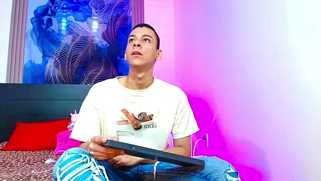 Valentina and sneider  online show from April 9, 10:05 pm