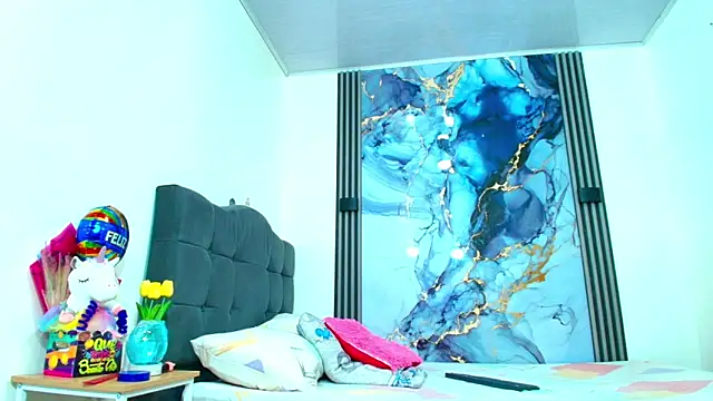 Valentina and sneider  online show from March 27, 11:05 pm