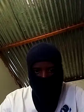 Snapshot of Maintee27 chatting on January 15, 8:29 am Maintee27 online show from January 15, 8:29 am