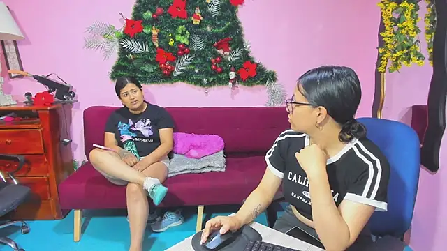 LesbianCouple02 online show from January 8, 12:33 pm