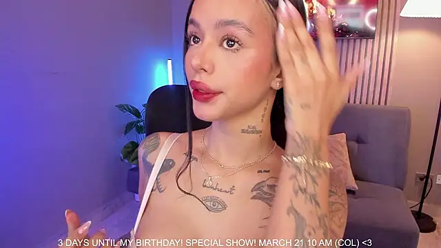 VegaLuxe online show from March 19, 2:06 pm