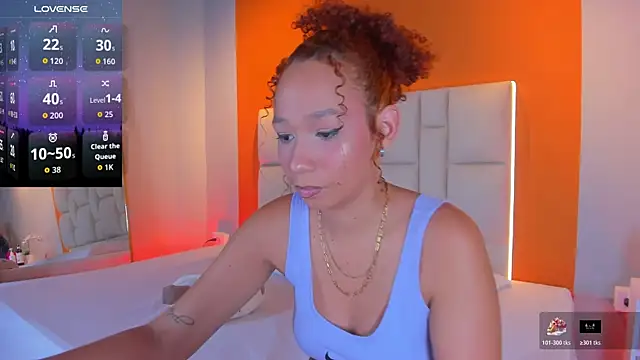 EmmaLawrence  online show from May 14, 3:47 am