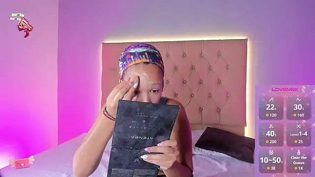 EmmaLawrence  online show from February 14, 8:58 am