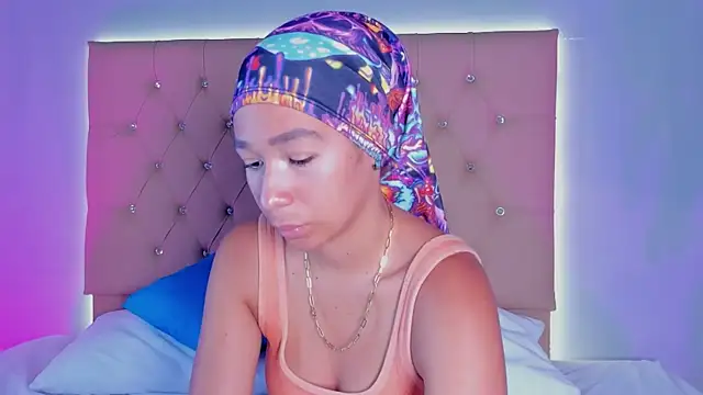 EmmaLawrence  online show from January 6, 7:51 pm