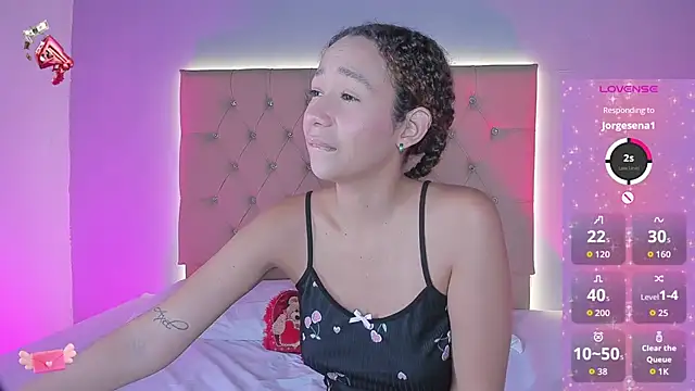 EmmaLawrence  online show from February 17, 9:06 am