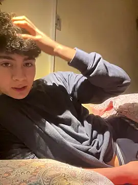 Snapshot of hungspanishtwink chatting on January 9, 9:49 am hungspanishtwink online show from January 9, 9:49 am