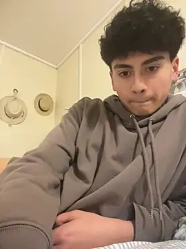 Snapshot of hungspanishtwink chatting on January 11, 7:32 pm hungspanishtwink online show from January 11, 7:32 pm