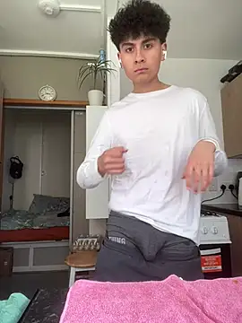 hungspanishtwink online show from April 18, 2:41 pm