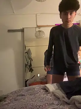 Snapshot of hungspanishtwink chatting on March 3, 10:06 pm hungspanishtwink online show from March 3, 10:06 pm