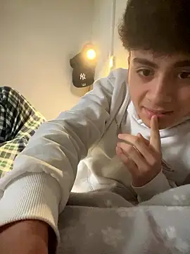 Snapshot of hungspanishtwink chatting on January 7, 11:59 am hungspanishtwink online show from January 7, 11:59 am