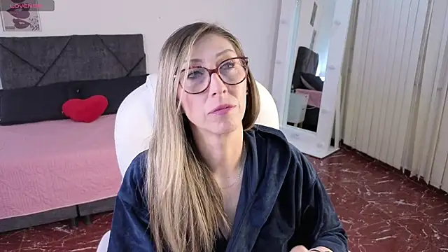 Scarlett 079 online show from May 8, 11:47 am