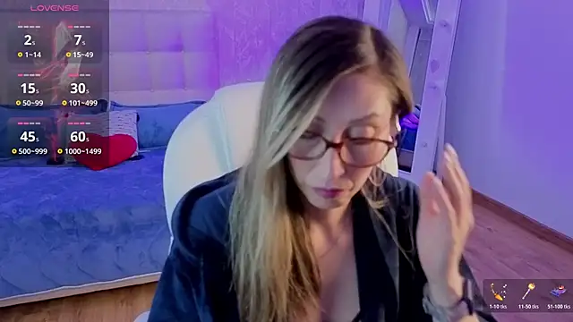 Snapshot of Scarlett_079 chatting on June 3, 11:44 am Scarlett 079 online show from June 3, 11:44 am