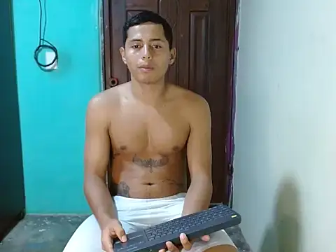 caro lil online show from April 7, 10:00 pm