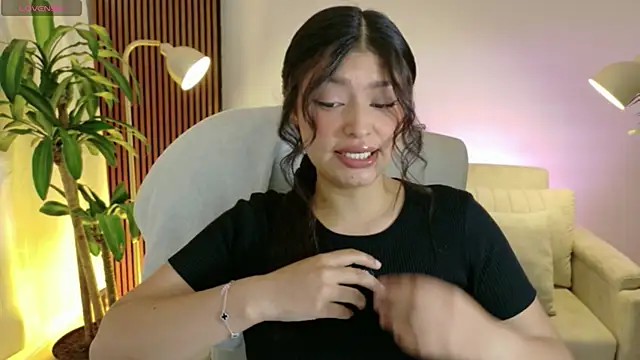 victoria   moon online show from April 8, 1:45 pm