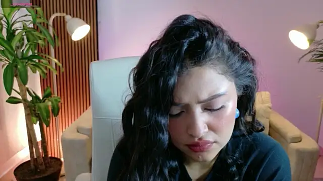 victoria   moon online show from April 10, 3:08 pm