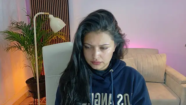 Snapshot of victoria___moon chatting on May 6, 1:37 pm victoria moon online show from May 6, 1:37 pm
