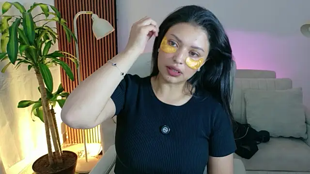 victoria   moon online show from April 19, 3:24 pm