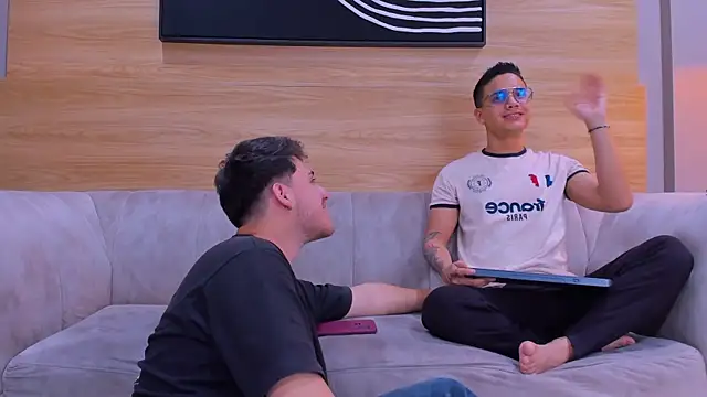 big  friends online show from January 10, 2:12 pm